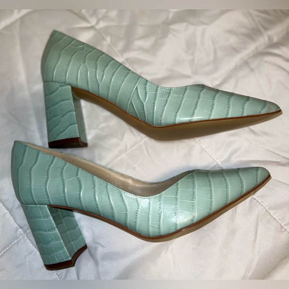 Marc Fisher Heels - Picture 2 of 7